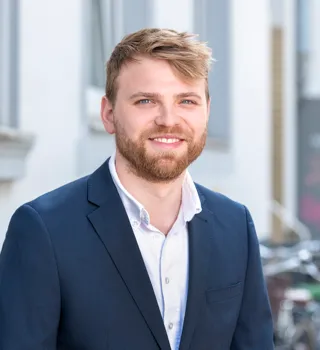 J. Uhlenkamp